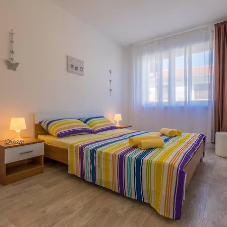 In 39117 Apartment *