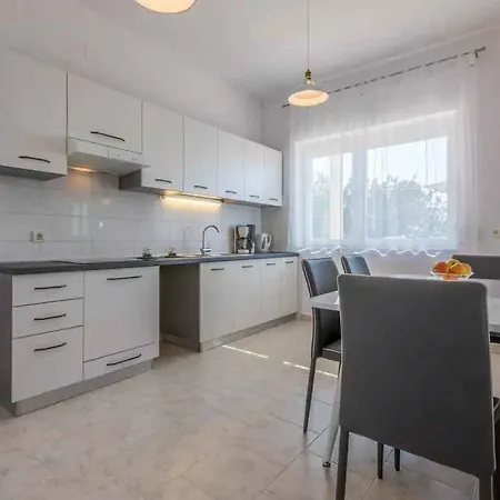 In 39117 Apartment Novi Vinodolski