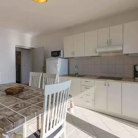 Apartment In 39117 Novi Vinodolski