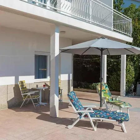 Apartamento In 39117 Novi Vinodolski